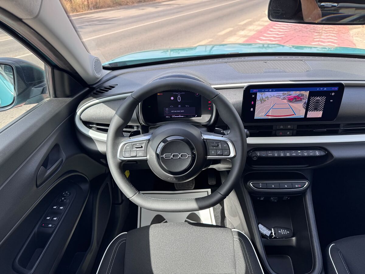 FIAT 600 HYBRID 1.2 E-THP AUTO SPANISH LHD IN SPAIN ONLY 6000 MILES SUPERB 2024